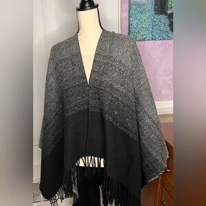 Attention Black and Gray Wrap